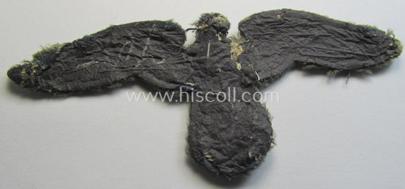 Superb - and truly rarely seen! - neatly hand-embroidered, officers'-type visor-cap-eagle on a greenish-toned background as was specifically intended for the various various staff-members belonging to the: 'Diplomatisches Korps o. Staatsbeamte'