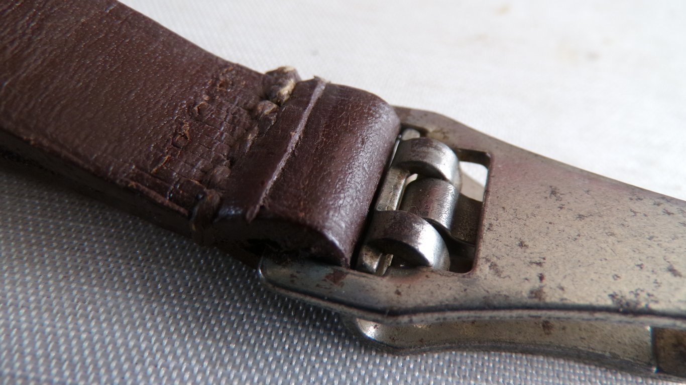 Brown Leather Dagger Hanger Nickel Clip