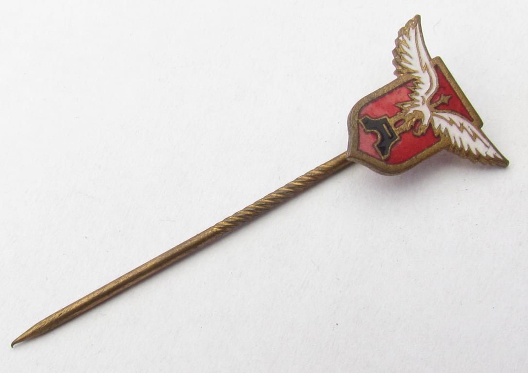 WWII German Luftwaffe Staffelnadel – Aufklärungsgruppe (F) 124