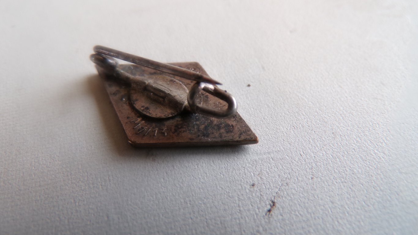 Hitler Youth Membership Pin - RZM M1/13