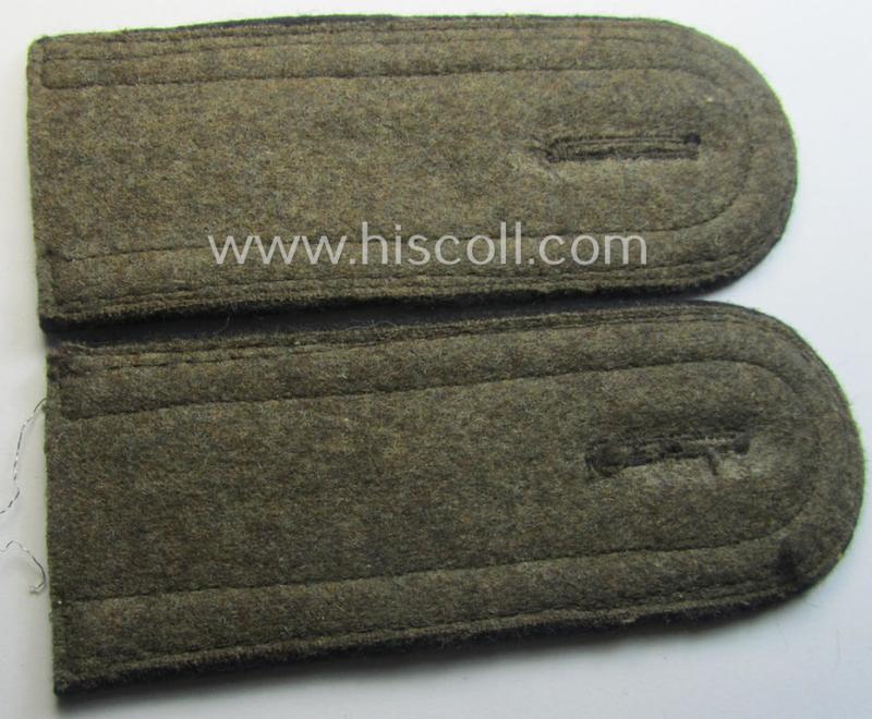 Pair of RAD (ie. 'Reichsarbeitsdienst') NCO-type shoulderstraps (being of the 2nd pattern as used in the period between 1936-41) as was intended for an: 'RAD-Truppführer' (comparable with an: 'Uffz.'-rank)