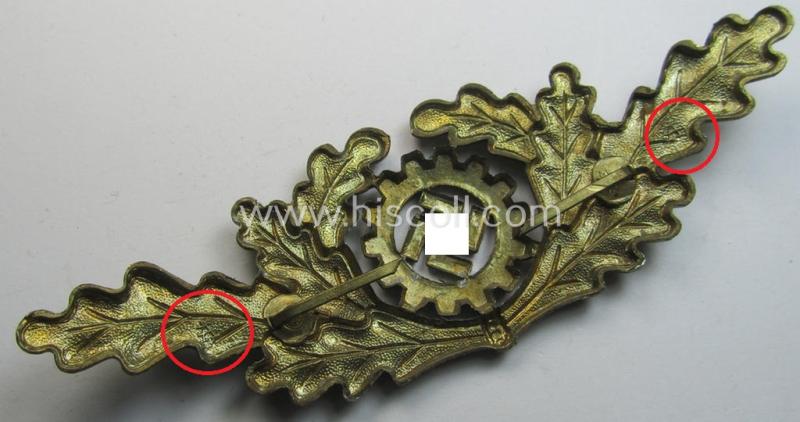 Superb, bright-golden-toned- and/or: 'Cupal'-based 'DAF' (ie. 'Deutsche Arbeitsfront') so-called: 'Werkschar'-cap-cocarde being a detailed example that shows a (double!) makers'- (ie. 'A'-) and/or: 'RzM M1/17'-designation