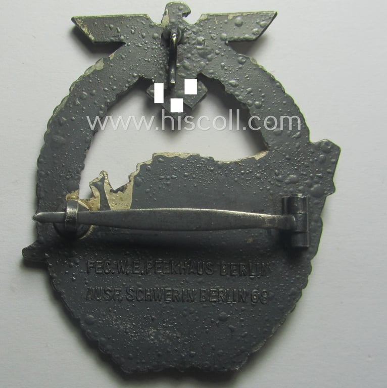 Superb, WH (Kriegsmarine) so-called: 'Kriegsabzeichen für Schnellboote - 2. Modell' (or: E-boat-war-badge of the 2nd model) being a maker- (ie. 'Fec. W.E. Peekhaus'-) marked example as was produced by the: 'Schwerin'-company