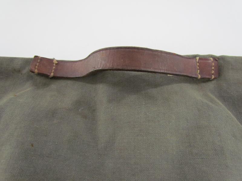 Early German Bekleidungstasche 31