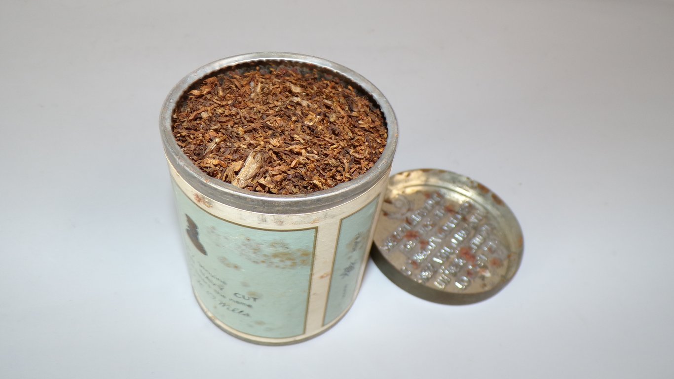 1940's Tin of Capstan cigarettes