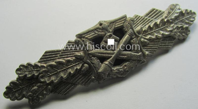 'Nahkampfspange in Silber' being a maker- (ie. 'FLL'-) marked so-called: '3rd pattern'-specimen that came in its (rare!) carton-based box