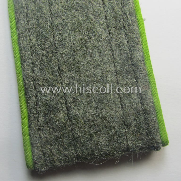 Single, WH (Heeres) later-war period- (ie. 'simplified'- ie. 'M44-'-pattern-) EM-type shoulderstrap: 'Soldat der Panzer-Grenadier-Trpn.'