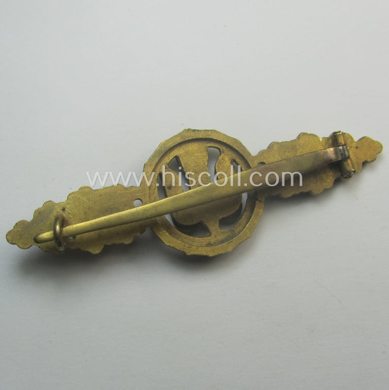 Tombak- (ie. 'Buntmetall'-) based- and/or (typical) non-maker-marked example of a WH (Luftwaffe) 'Frontflugspange für Kampfflieger in Gold' as presumably produced by the: 'C.E. Juncker'-company