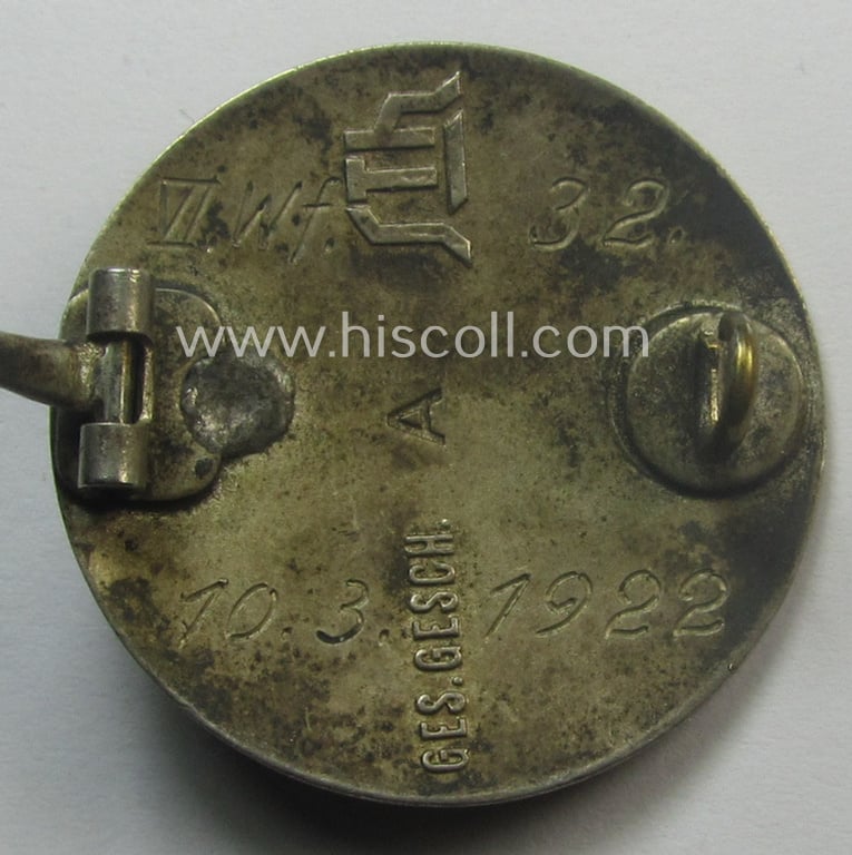 Rarely seen, enamelled lapel-pin: 'Der Stahlhelm' - Bund der Frontsoldaten (Sta) - Eintrittsabzeichen 1922' being a period-engraved example that comes in an overall very nicely preserved condition