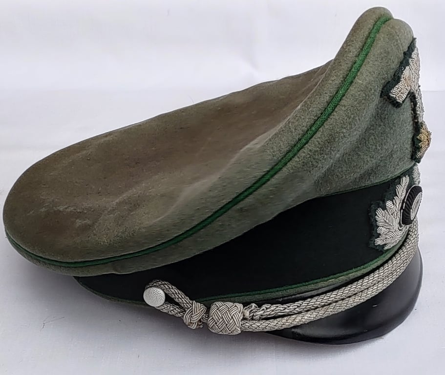 German Wehrmacht Officer Gebirgsjäger (Mountain troop)Schirmmütze visor cap