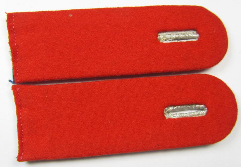 Attractive - and/or fully matching! - pair of WH (Luftwaffe) officers'-type shoulderboards (ie. 'Schulterstücke für Offiziere') as was intended for a: 'Leutnant der Reserve der Flak-Artillerie-Truppen'
