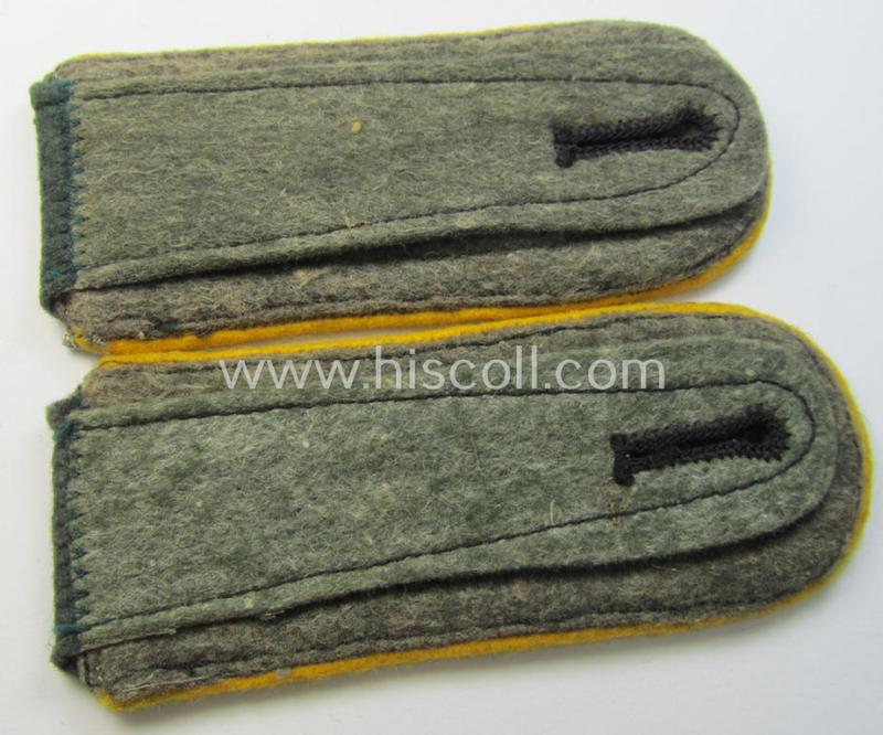 Attractive - and fully matching! - pair of WH (Heeres) early-war-period- (ie. 'M36'- ie. 'M40'-pattern, 'tailor-made') NCO-type shoulderstraps as was intended for usage by an: 'Uffz. eines Kavallerie- o. Aufklärungs-Abteilungs'