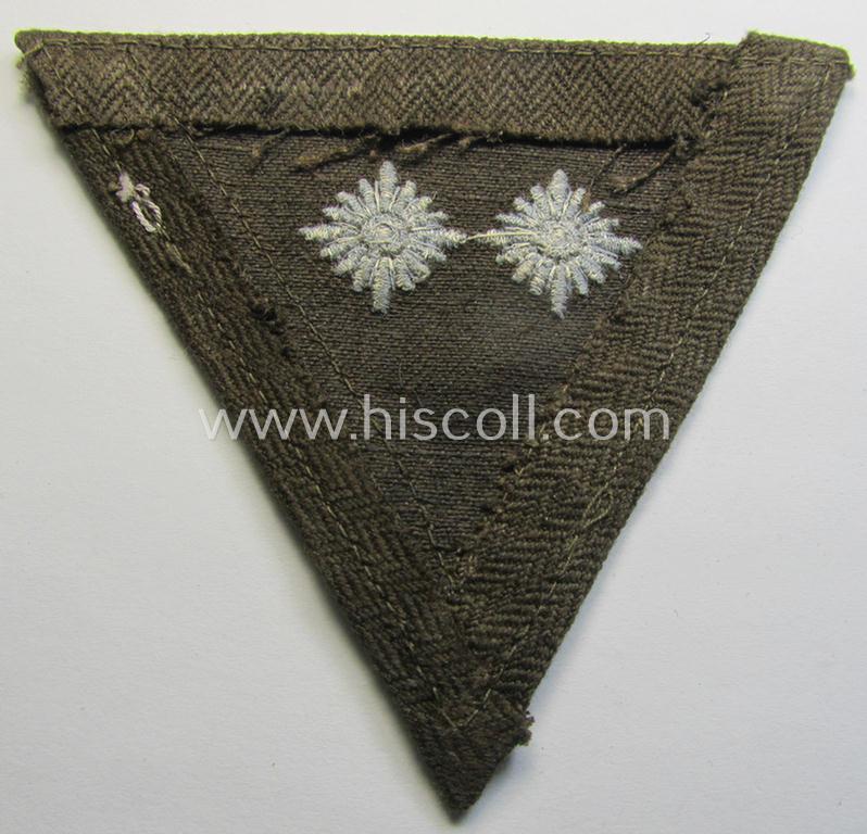 Attractive - and scarcely found! - RAD (or: 'Reichsarbeitsdienst') 'Armwinkel' (or: rank-chevron) as was executed on a brown-coloured- and 'HBT'-like- (ie. 'Drillich'-) based background as was intended for usage by a: 'RAD-Hauptvormann'