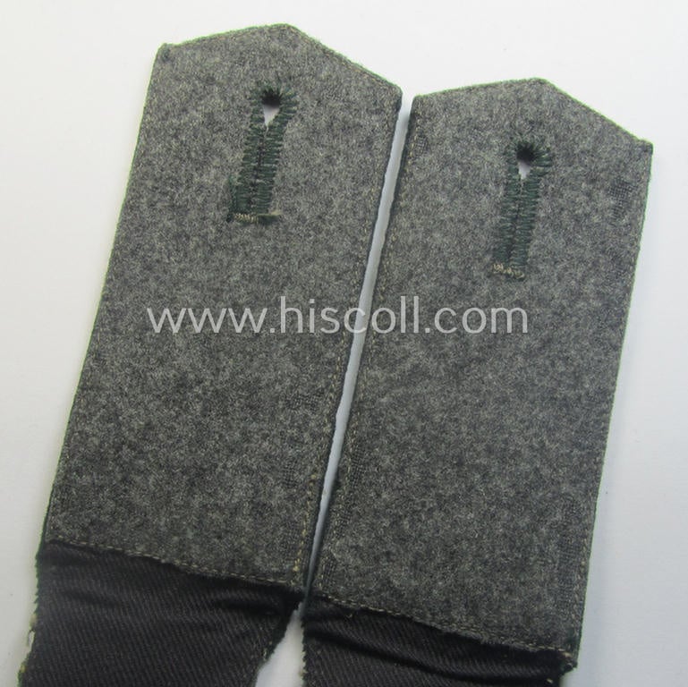Pair of early- (ie. pre-) war-period, WH (Heeres) 'M36'- (ie. 'M40'-) pattern 'cyphered' (and pointed-styled!) EM-type shoulderstraps as intended for a: 'Soldat u. Mitglied des Artillerie-Rgts. 4'
