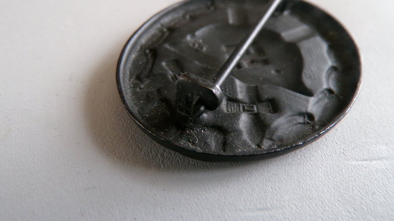 Verwundeten abzeichen (wound badge) "65"