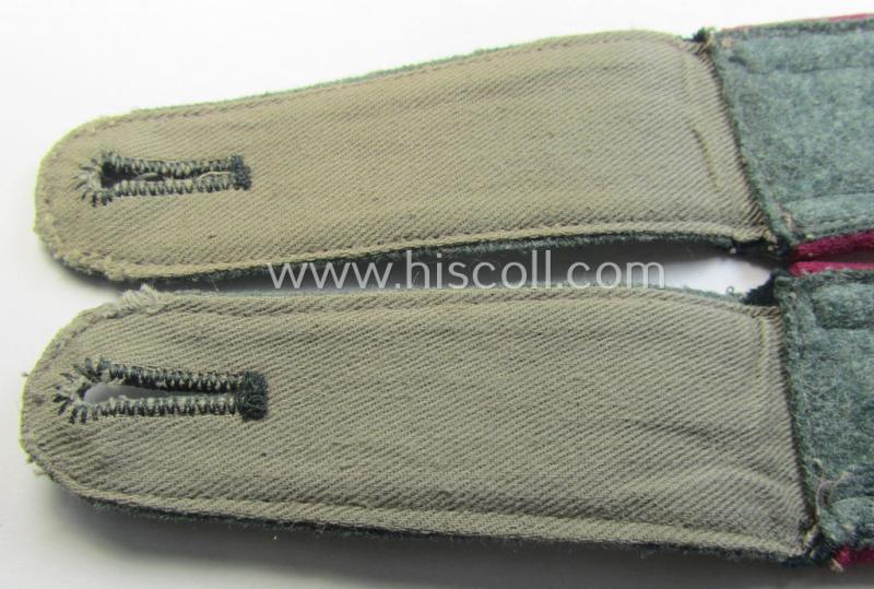 Superb - and fully matching! - pair of pre- (ie. early-) war-period so-called: 'M36 o. M40'-pattern, WH (Heeres) NCO-type shoulderstraps as piped in the 'bordeaux'-coloured branchcolour as intended for an: 'Uffz. eines (Nebel)Werfer-Rgts. o. Abt...