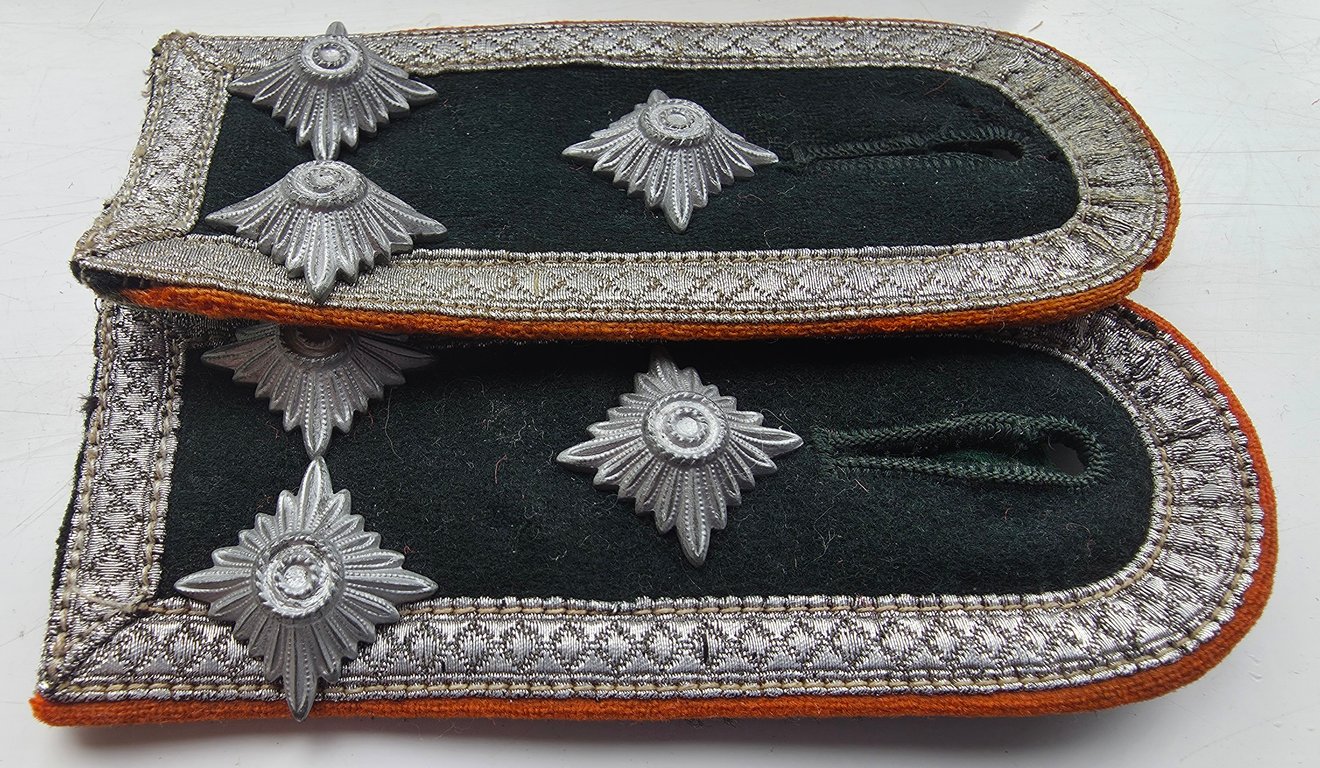 Wehrmacht Feldgendarmerie M36 NCO shoulder straps