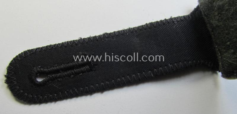 Attractive - albeit regrettably single! - Waffen-SS, NCO-type shoulderstrap as piped in the bright-yellow-coloured branchcolour as was intended for usage by an: 'SS-Oberscharführer' who served within the: 'SS-Nachrichten-Truppen'