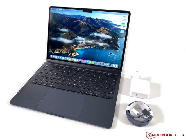 Apple 2025 MacBook Pro Laptop with M5 chip with 10‑core CPU and 10‑core GPU: Built for Apple Intelligence, 14.2-inch Liquid Retina XDR Display, 16GB Unified Memory, 1TB SSD Storage; Space Black - product photo 4 of 5