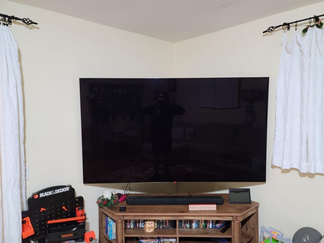 LG C5 77 vs 83 inch - product photo 2 of 5