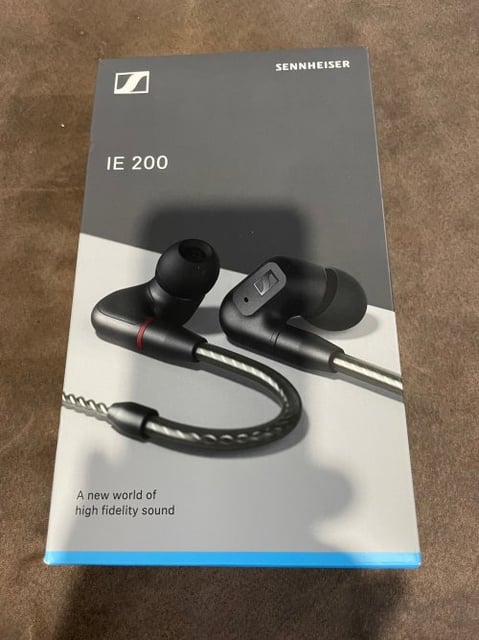 Sennheiser IE200 - product photo 2 of 5