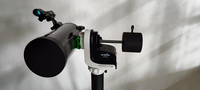 Sky-Watcher Skymax 102mm Maksutov-Cassegrain - Large Aperture Compound-Style Reflector Telescope - product photo 4 of 5