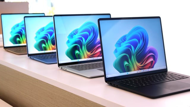 Laptop Docking Station 3 Monitors, USB C Hub with 2 HDMI 2DP, RJ45 Ethernet, 5 Gbps USB C/A, 100W PD SD/microSD for Dell/HP/Lenovo - MOKiN - product photo 3 of 5