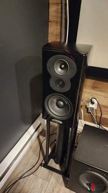 Polk Audio LSiM 707 vs Polk Audio LSiM 703 - product photo 3 of 5