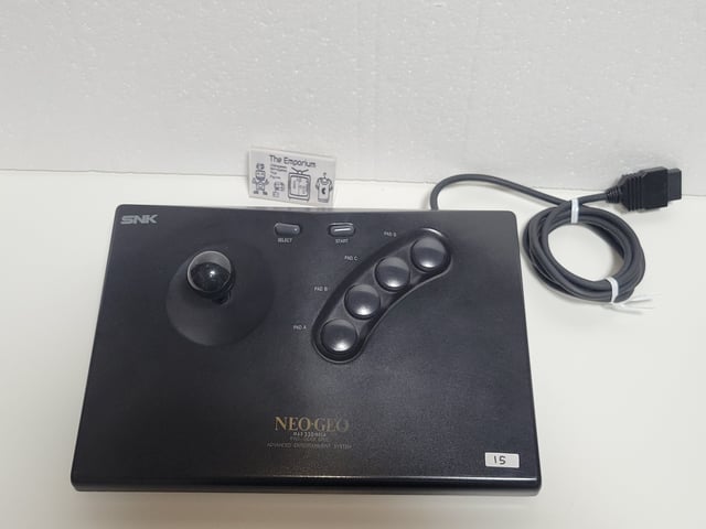 SNK NeoGeo AES vs Plaion NeoGeo AES+ - product photo 4 of 5