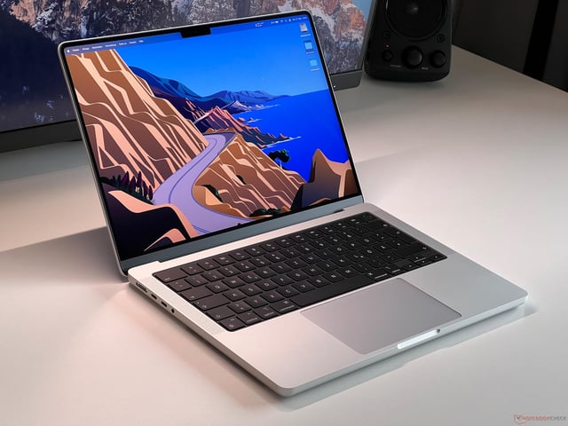 Apple 2026 MacBook Pro Laptop with Apple M5 Pro chip with 18-core CPU and 20-core GPU: Built for AI, 16.2-inch Liquid Retina XDR Display, 24GB Unified Memory, 1TB SSD, Wi-Fi 7; Space Black - product photo 3 of 5
