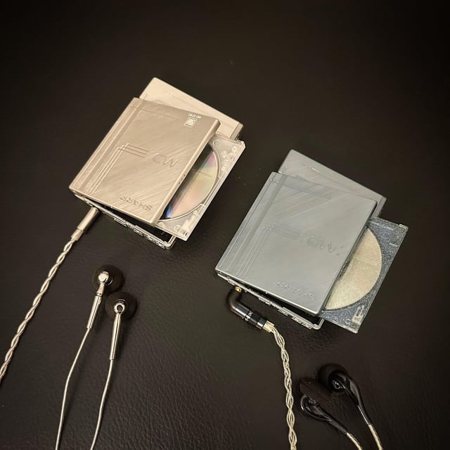 Moondrop Old Fashion vs FiiO EH11 - product photo 2 of 5