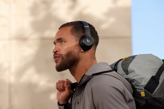 Beats Solo 4 - Wireless On-Ear Bluetooth Headphones, Up to 50-Hour Battery Life, Ultra-Lightweight Comfort, Powerful and Balanced Sound, Apple & Android Compatible - Cloud Pink - product photo 4 of 5