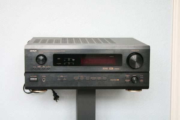 Denon AVR-2800 - product photo 3 of 5