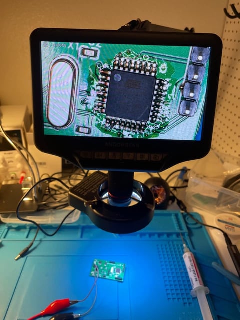 Andonstar AD407 Pro 3D HDMI Soldering Digital Microscope with Pro Metal Stand 4MP UHD and 7 inch Adjustable LCD Screen USB Video Microscopes for Phone Repairing SMT SMD DIY - product photo 2 of 5