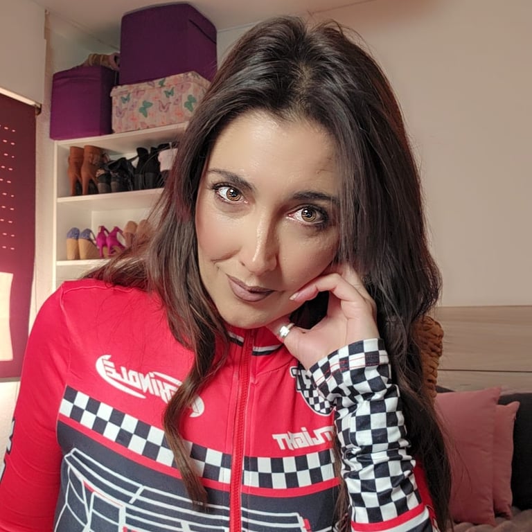 Elalive69 live cam
