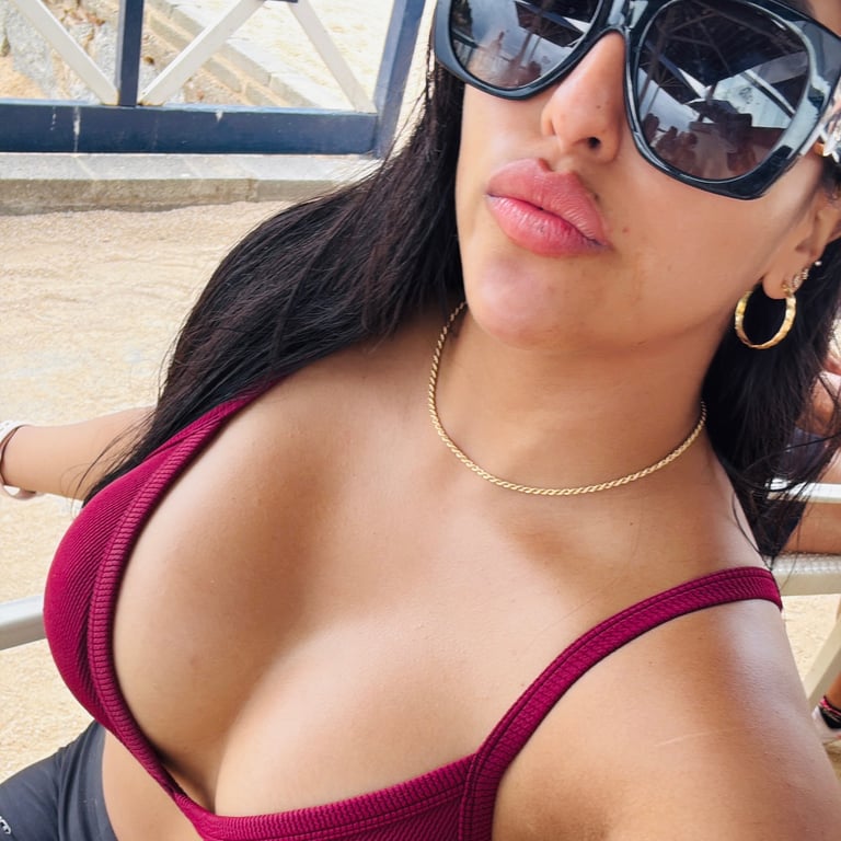 Reinalatinareal  live cam