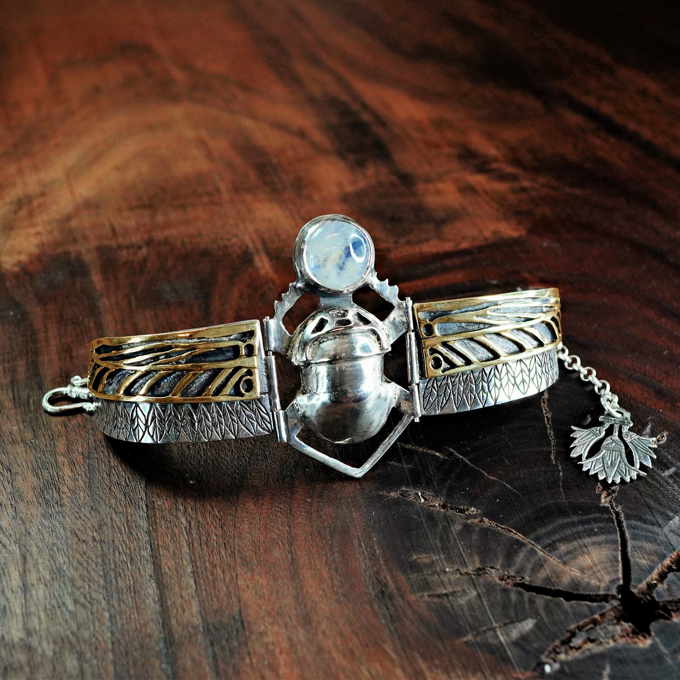 New Royal Winged Scarab
                      Bracelet