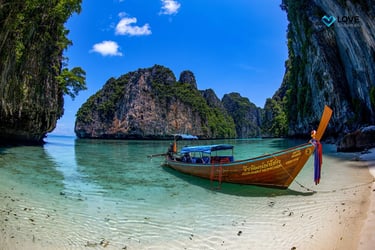 Phi Phi Island and Bamboo Island Day Trip with Speedboat