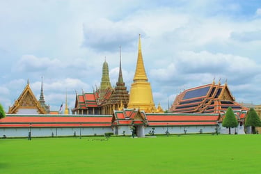 Best of Bangkok: Temples & Long-tail Boat Tour with Lunch English Guide
