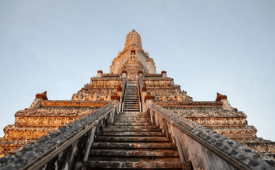Wat Pho and Wat Arun Tour with Local Expert
