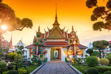 Bangkok Canals Highlight Tour: Siam Museum, and Wat Arun by Longtail Boat