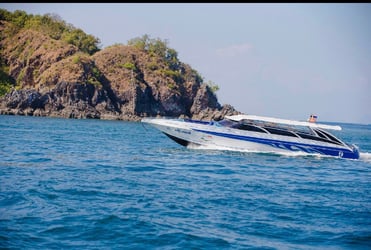 One Way Speedboat Transfer between Phuket and Phi Phi Island