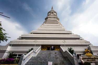 Bangkok 4 Temples Day Tour: Wat Paknam, Khlong Suan Market, Wat Phrong Akat, Wat Saman Rattanaram - Thai Pass