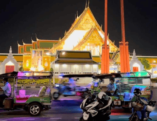 ๋Join Tour Bangkok: Night Tuk Tuk Tour with Street Food & Guide