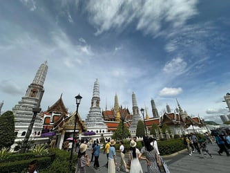 Grand Palace and Emerald Buddha Guided Tour - Thai Pass