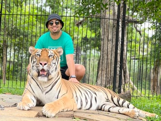Chang Puak Camp Damnoen Saduak (Tiger & Liger Photo Experience)
