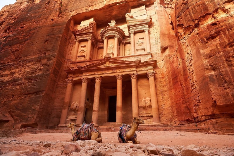 Petra Treasury Guided Tour