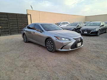 لكزس أي اس 250
