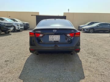 نيسان التيما