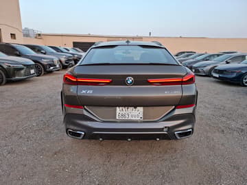 بي ام دبليو اكس 6 - 2022